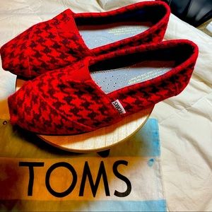 ♥️ BRAND NEW TOMS SHOES , ONE FOR  ONE ✅